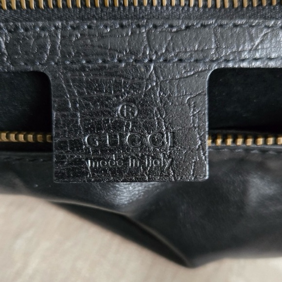 Gucci Elegant Black Leather Hobo Handbag - Picture 6 of 15